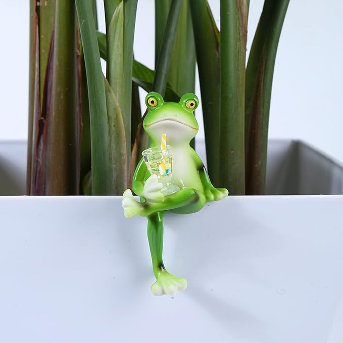 Miniature Frog Figurines Plant Decorations for Pots, Funny Outdoor Garden Decor Women Gifts Frog Statue Planter Hugger for Flower,Lawn,Yard Ornament,2.92"x1.12"x4.94 Suqorinp