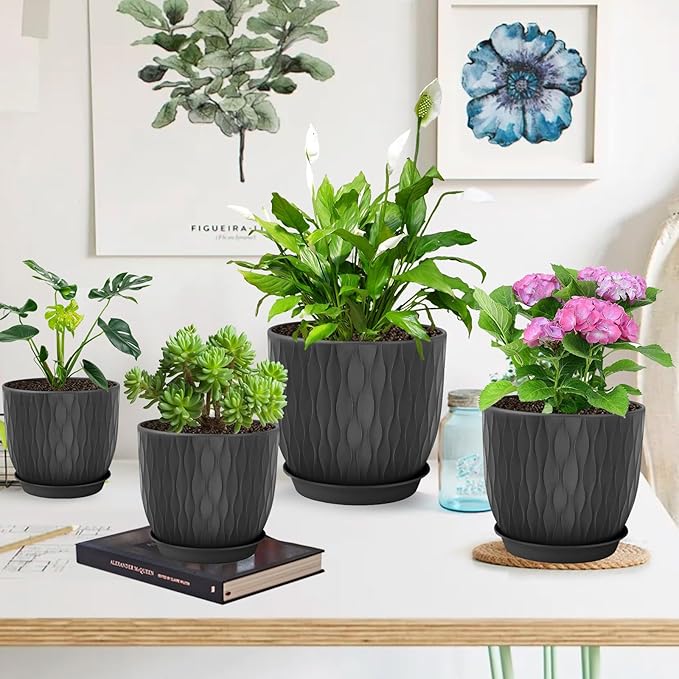 Plastic Plant Pots 10/9/8/7.5/7 inch Set of 5, Flower Planters with Drainage Holes and Saucers, Plastic Pots for Indoor Outdoor Plants, Livingroom Garden Decor (Black) LesOasis