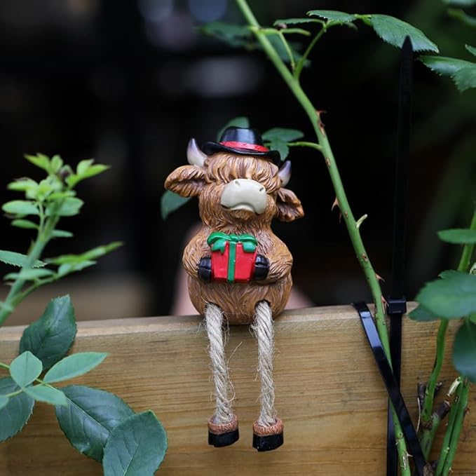 2-piece set Highland Cow Pot Huggers for Planters, Climbing Highland Cow Flower Pot Hugger, Hanging Plant Decorations for Pots, Cute Plant Pot Decorations for Home Garden Yard (Long-legged Highland) Pujipu