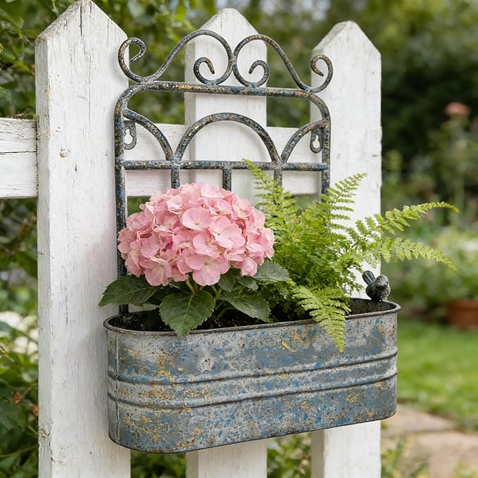Rustic Metal Wall Planter Vintage Wall Mounted Flower Pot Distressed Wall Hanging Plant Basket Farmhouse Wall Decor for Indoor Outdoor Garden Home Yard (Gray) Rootora