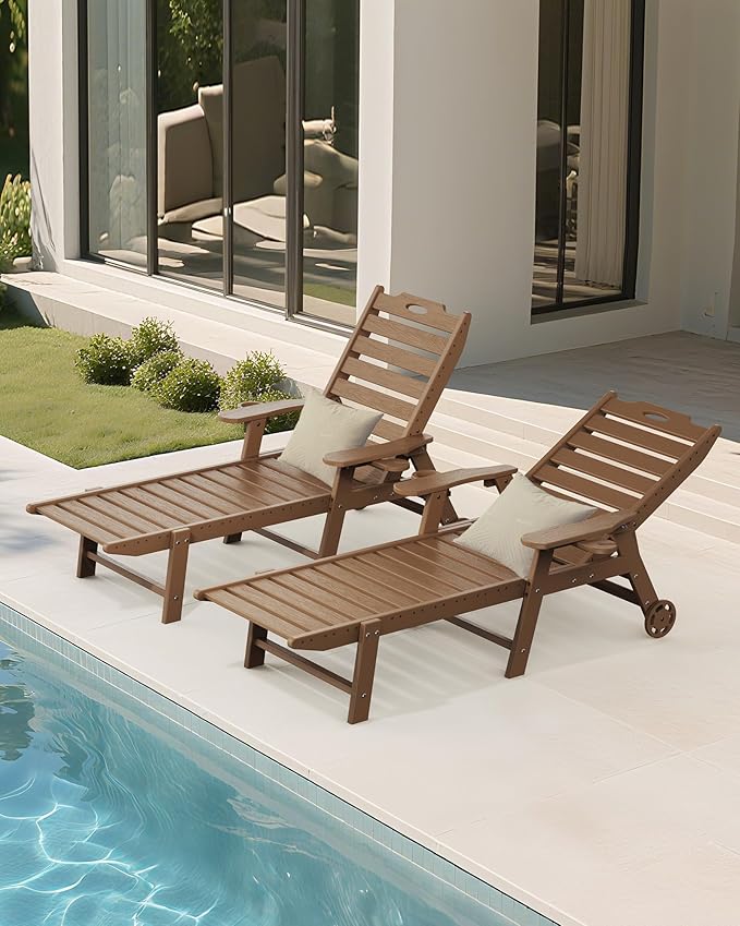 Carauci Lounge Chair Outdoor Set of 2, HDPE Chaise Lounge with Wheels, 5-Position Adjustable Backrest & 2 Cup Holders Patio Lounge Chair, All-Weather Pool Sun Lounger for Poolside, Backyard, Teak Carauci