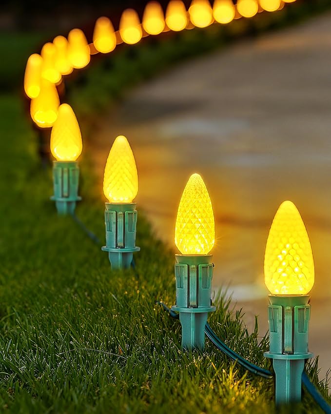 100-Pack Plastic Light Stakes, 5.5 Inch Christmas Yard Stakes for C7 C9 Christmas Lights Outdoor, Universal Light Stakes for Outdoor Holiday Lights, Green Minetom