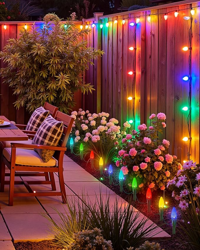 100-Pack Plastic Light Stakes, 5.5 Inch Christmas Yard Stakes for C7 C9 Christmas Lights Outdoor, Universal Light Stakes for Outdoor Holiday Lights, Green Minetom