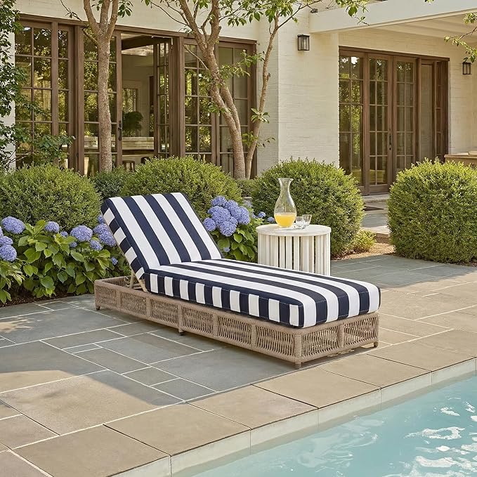 SAFAVIEH Outdoor Patio Furniture Collection - Gillian Heather Tan Rope Daybed, Navy Stripe Cushion, Coastal Sunlounger, Fully Assembled (PAT7527F) SAFAVIEH