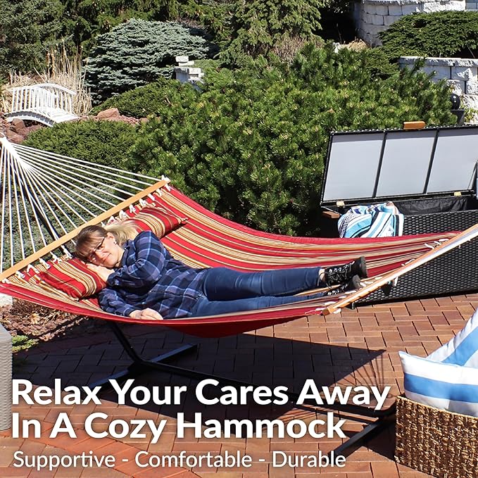 Sunnydaze Quilted Outdoor Hammock with Spreader Bars - Heavy-Duty 450-Pound Capacity Double Hammock for Outside - Red Stripe SunnydazeDecor